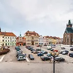 Unique Square Business Apt. Hradec Králové